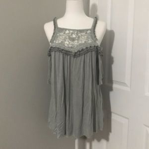 Gorgeous Lace Top! Soft and Cool Material.